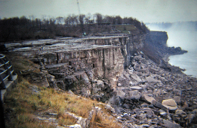 Illustration for article titled The Year The Army Stopped Niagara Falls
